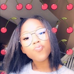 Meet your Posher, Michaela